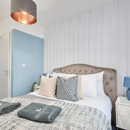 The Stunning Gems Of Central Apartment Bristol