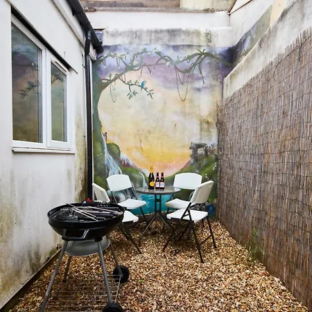 The Stunning Gems Of Central Apartamento Bristol